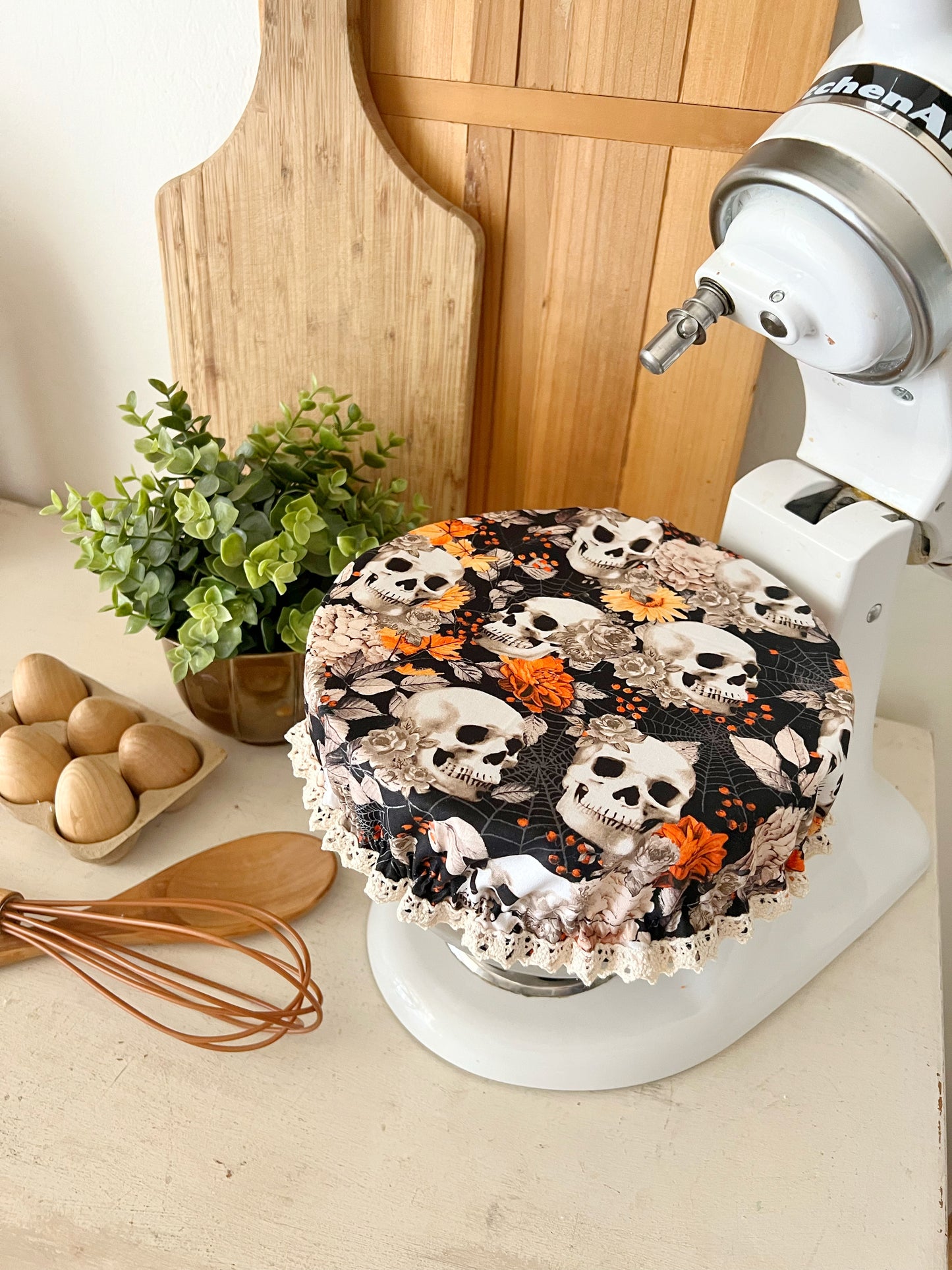 Skulls and flowers Mixer Cover