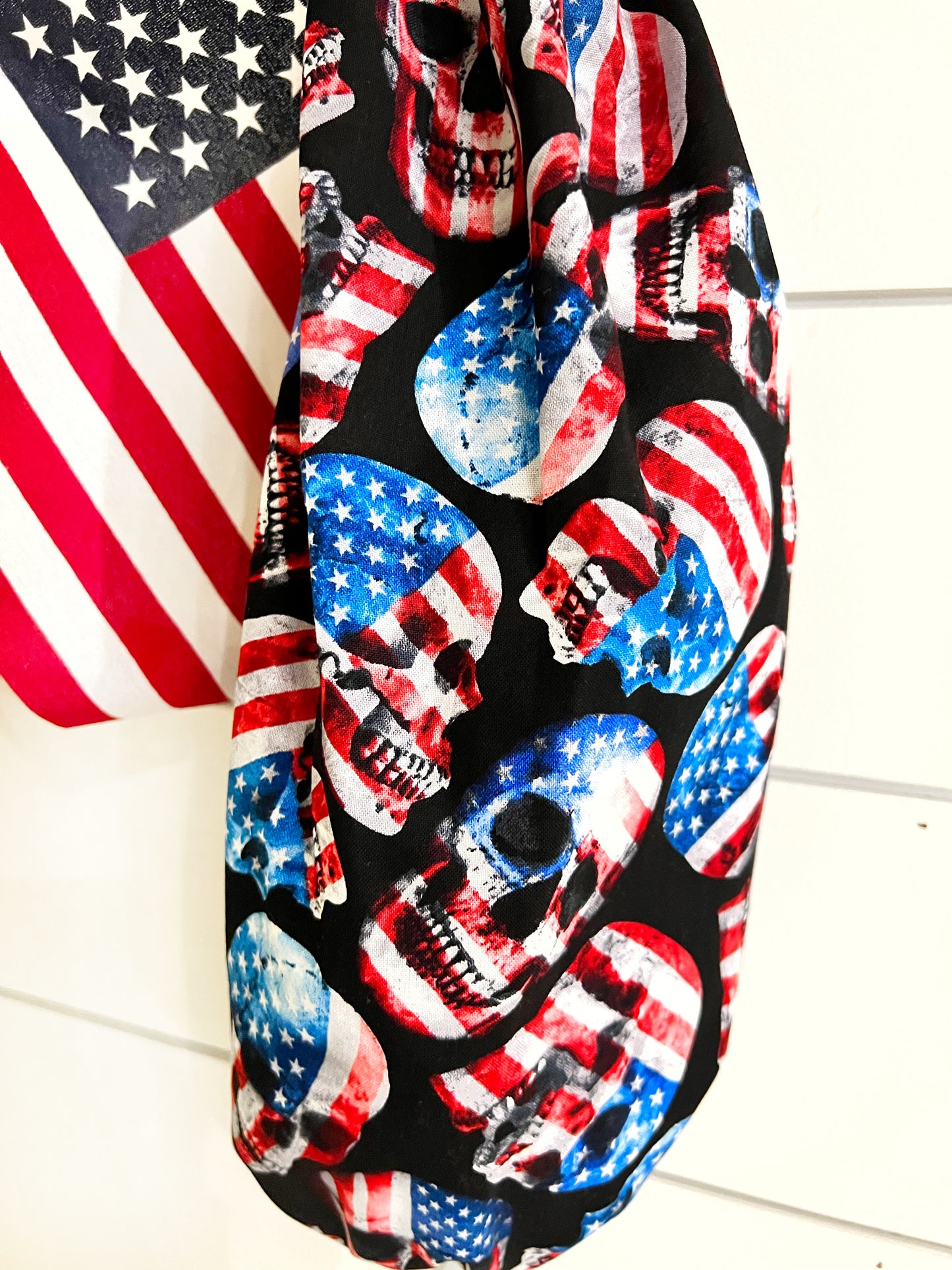 Patriotic Skulls Bag Holder