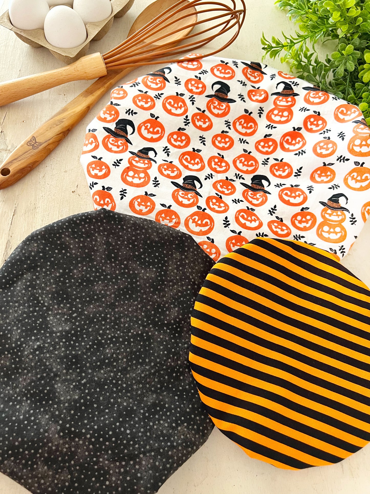 Pumpkins with hats Bowl Covers