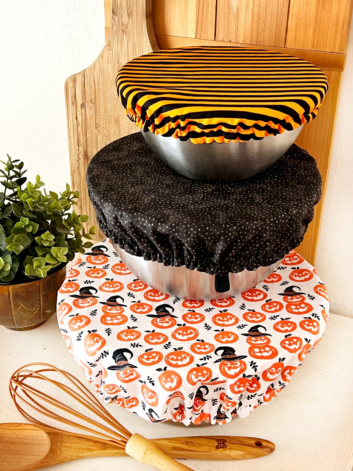 Pumpkins with hats Bowl Covers