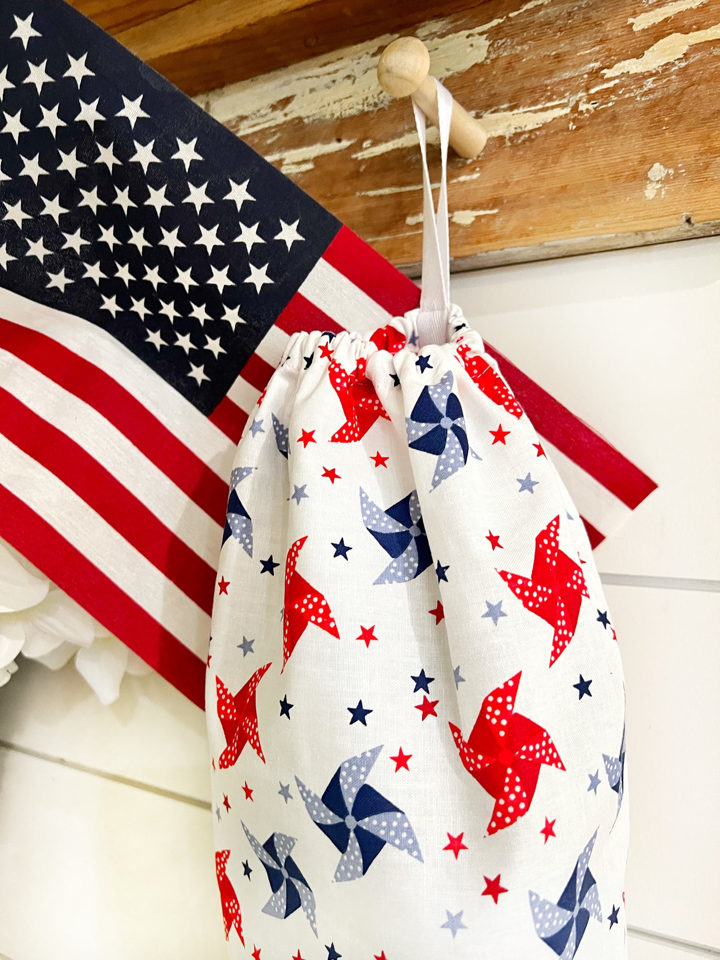 Patriotic Pinwheels Bag Holder