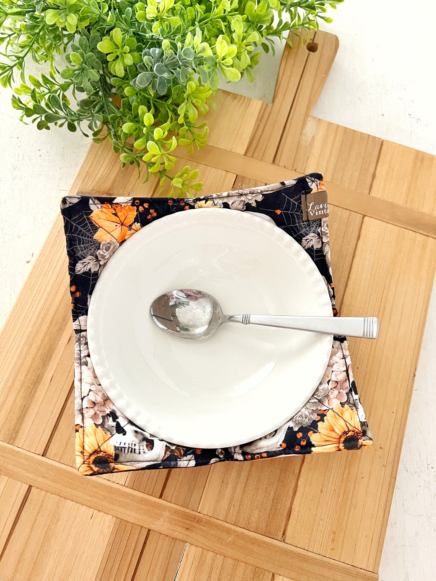 Skulls and flowers bowl cozy