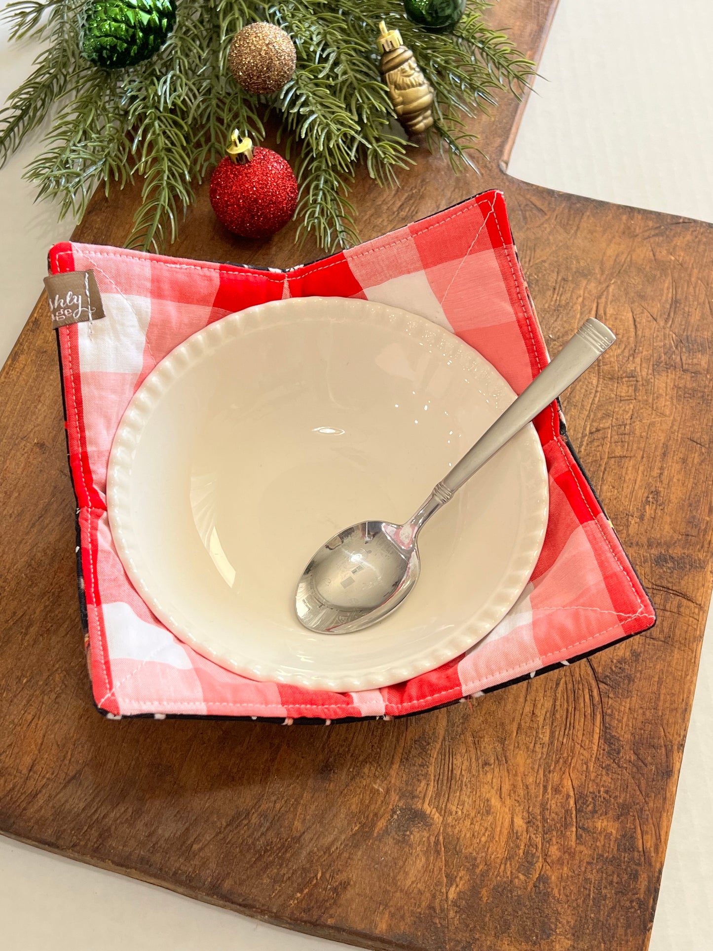 Reindeers on black Bowl Cozy