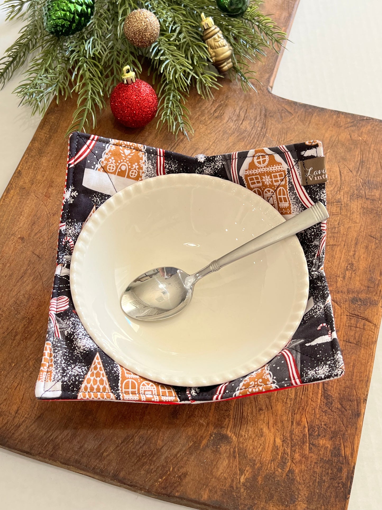 Gingerbread Houses Bowl Cozy