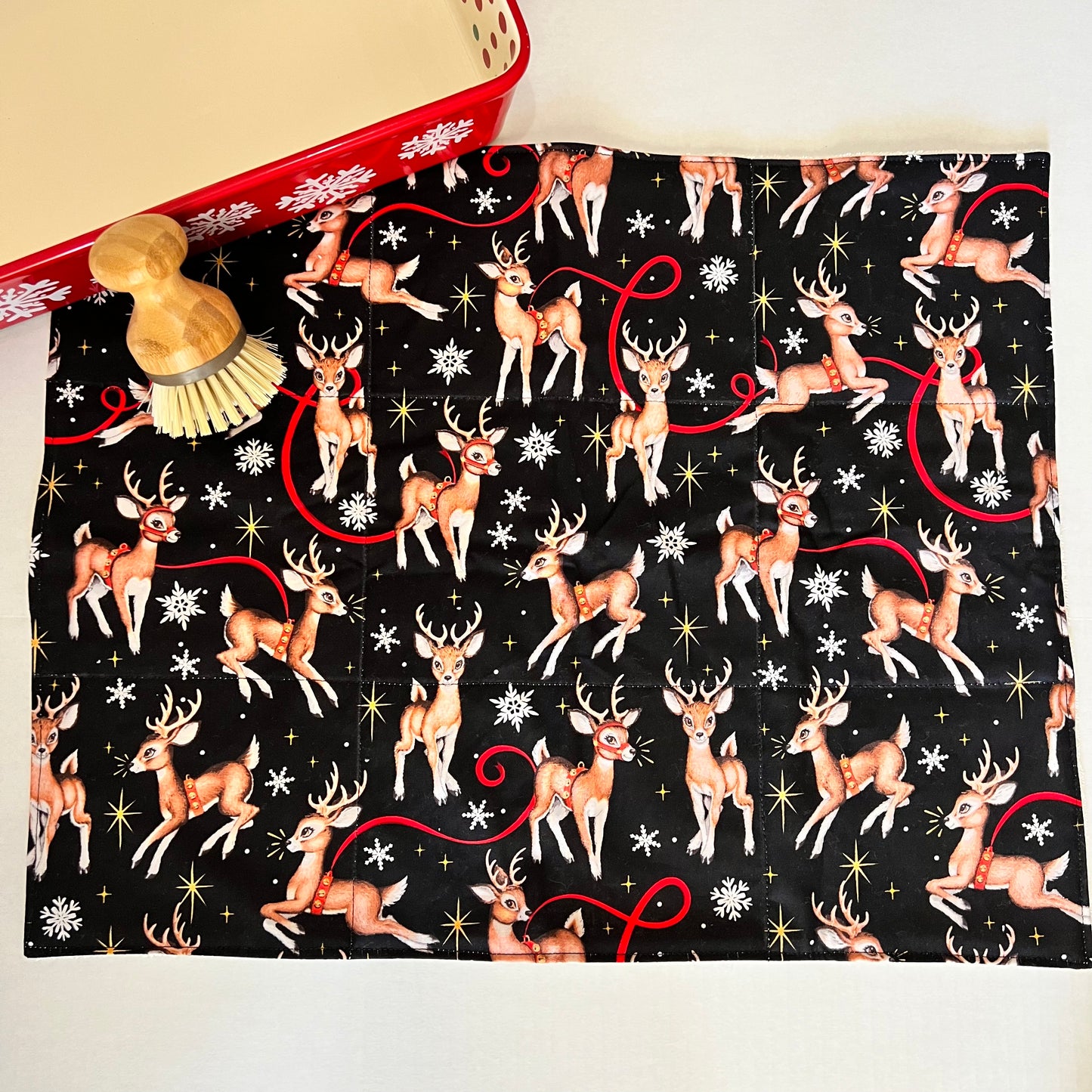 Reindeer on black Drying Mat