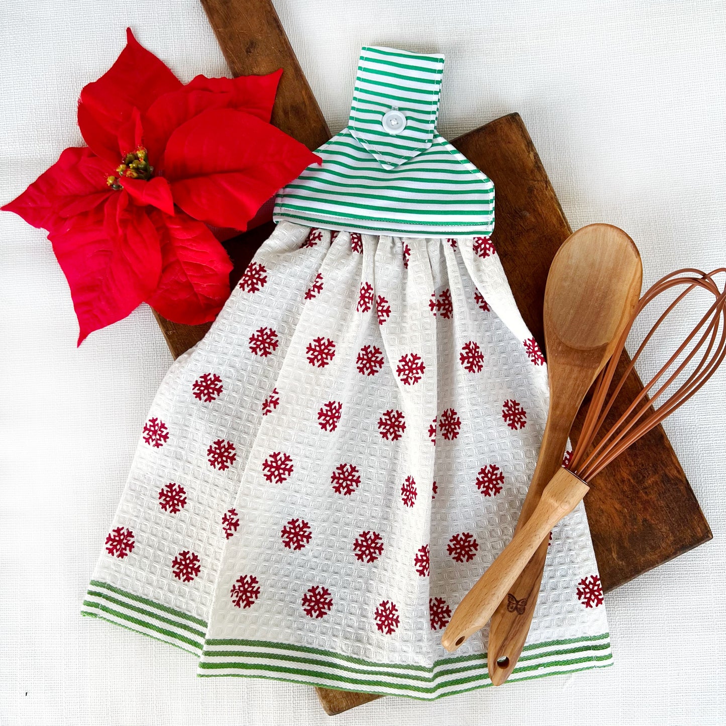 Snowflakes with green stripes Towel