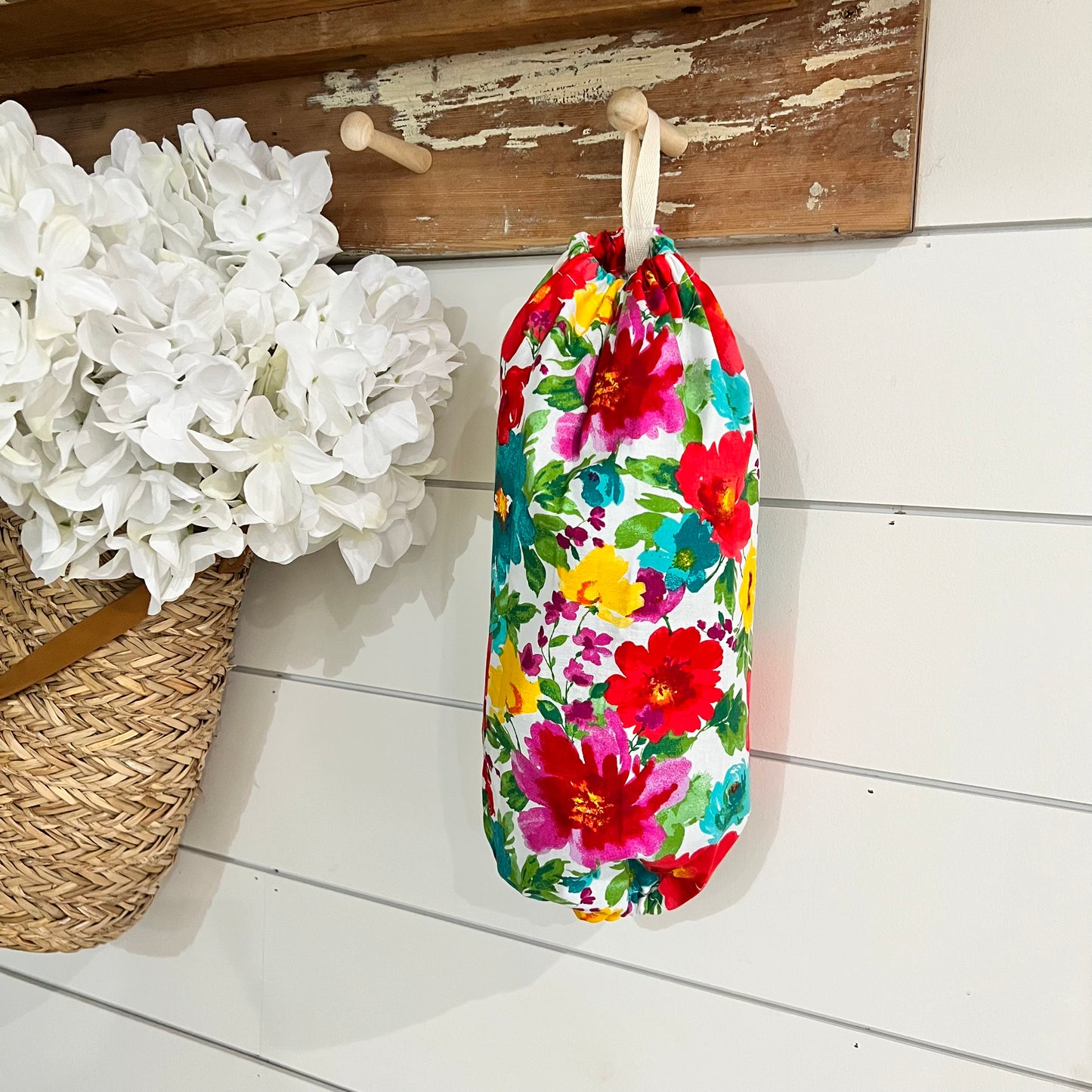 Breezy Blossoms Plastic Bag Holder